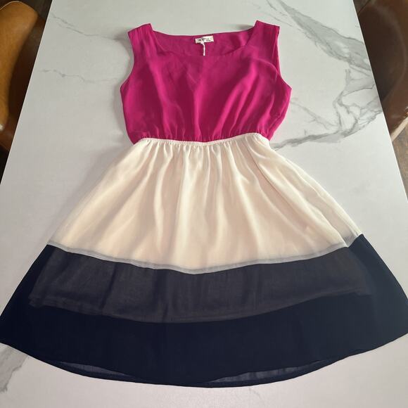 NWT In Style Pink Ivory Blue Color Block Dress Sleeveless Pullover Size Small - Picture 1 of 11